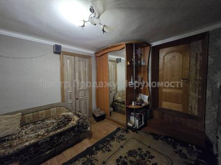 Продам 5-кімнатну квартиру