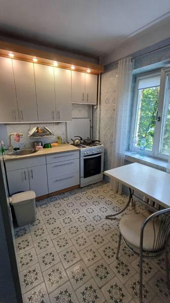 Продам 3-кімнатну квартиру