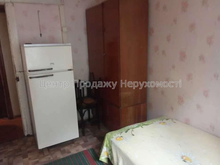 Фото Продаємо кімнату 10 м.кв. в трикімнатній квартирі.Метро ГОЛОСІЇВСЬКА6