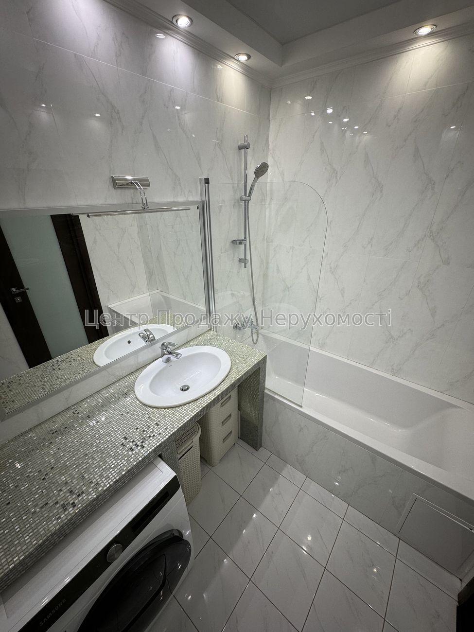 Фото Продається трьох кімнатна квартира10