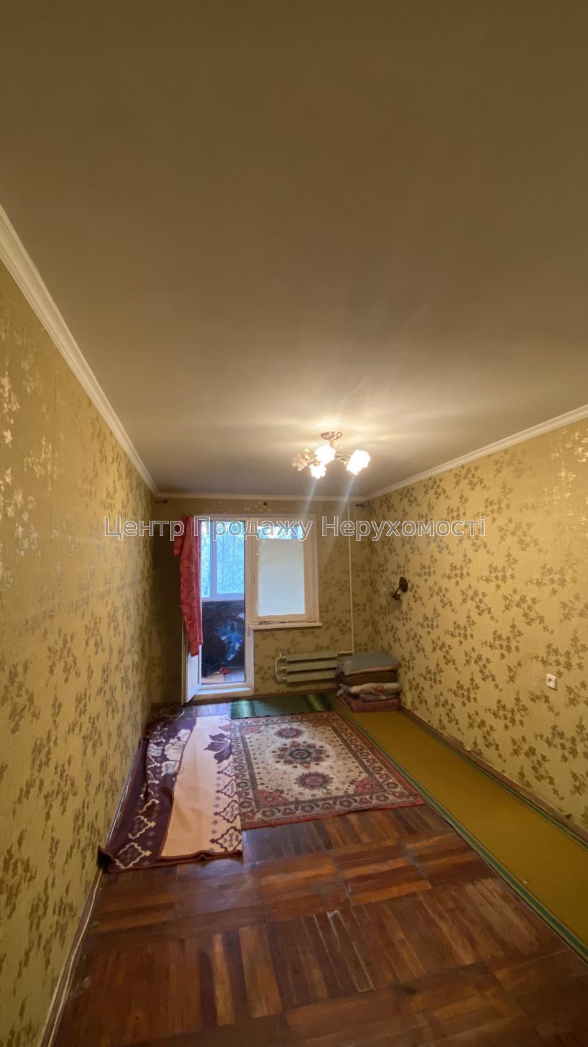 Фото Продам 3-кімнатну квартиру покращеного планування, вул. Амосова3
