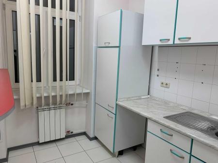Продам офіс у багатоквартирному будинку