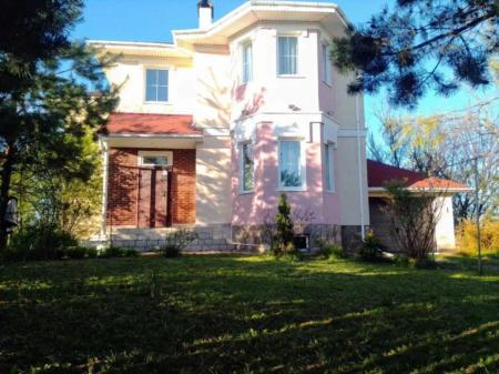 Продам 2-поверховий будинок