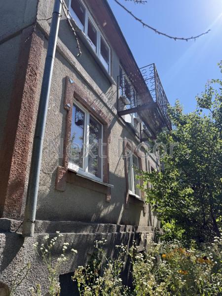Продам 2-поверховий дачний будинок