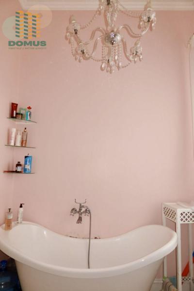 Продам 4-кімнатну квартиру