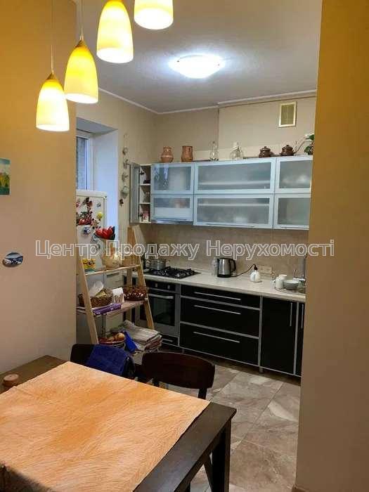 Фото Продам 2к квартиру біля метро Наукова2