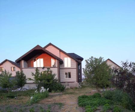 Продам 2-поверховий будинок