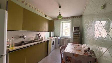 Продам 4-комнатную квартиру