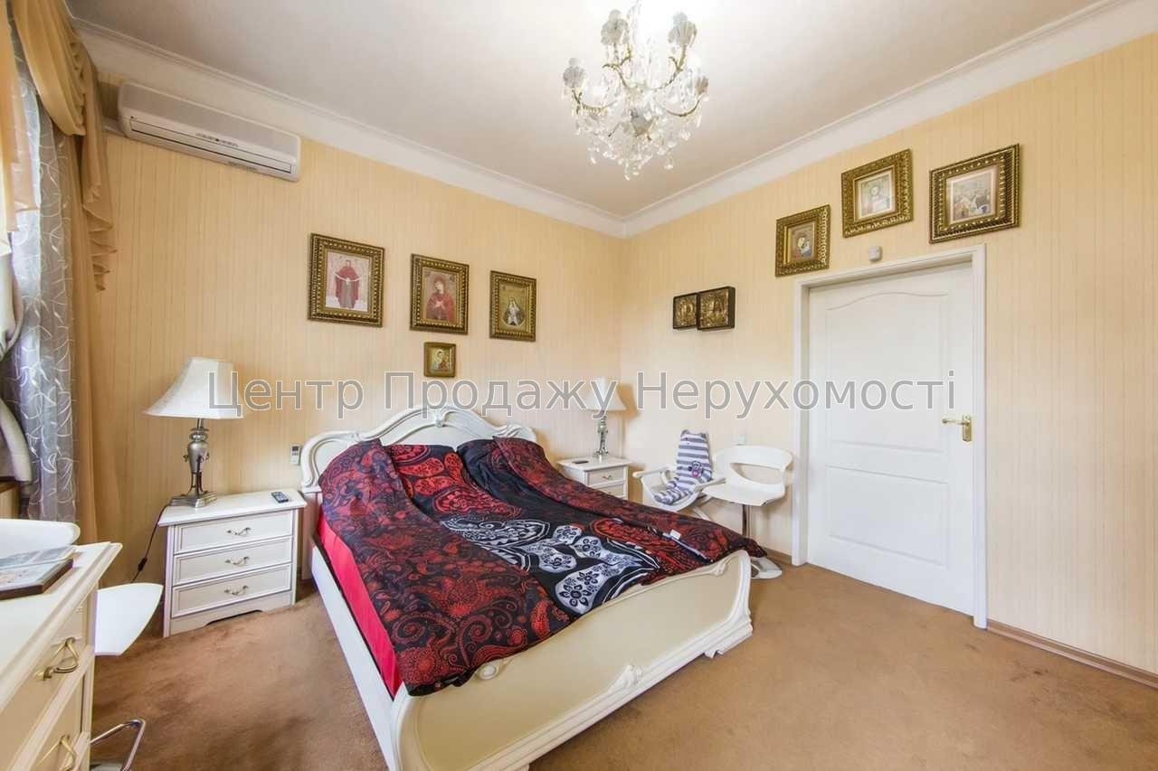 Фото Продаж 3-кімнатної квартири на вул. Кирилівська6