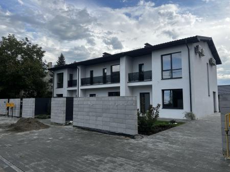 Продам 2-поверховий будинок