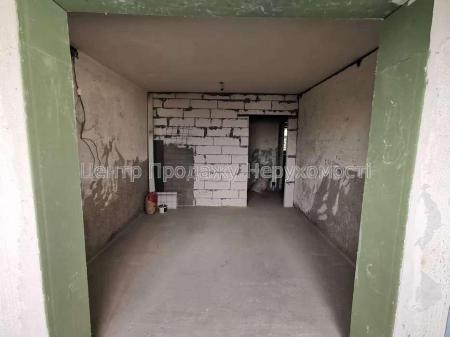 Продам 4-кімнатну квартиру