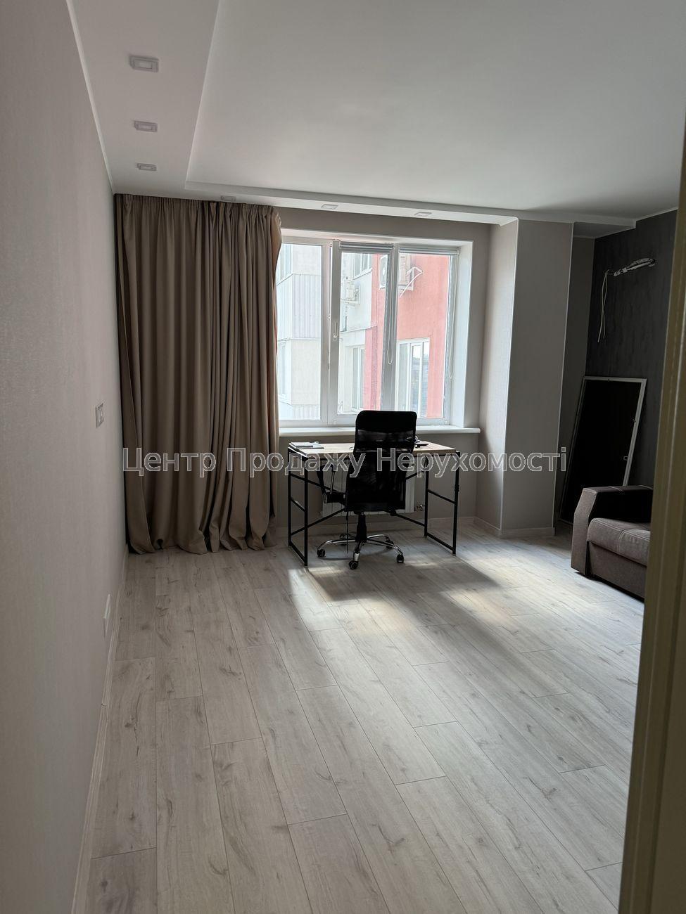 Фото Продаж 2-кімнатної квартири в ЖК 