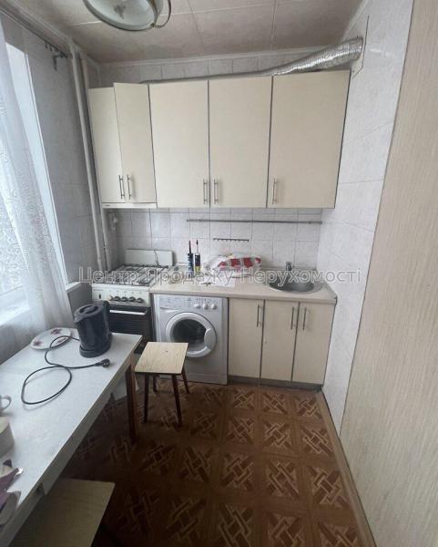 Продам 4-кімнатну квартиру