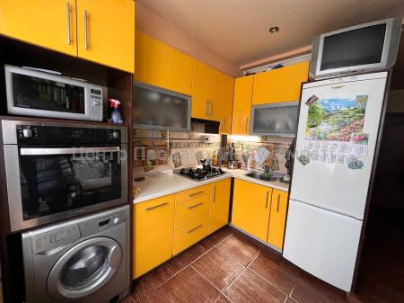 Продам 2-комнатную квартиру