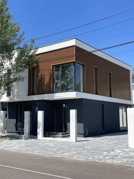 Продам 2-этажный дом