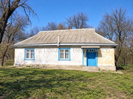 Продам ділянку зі старим будинком