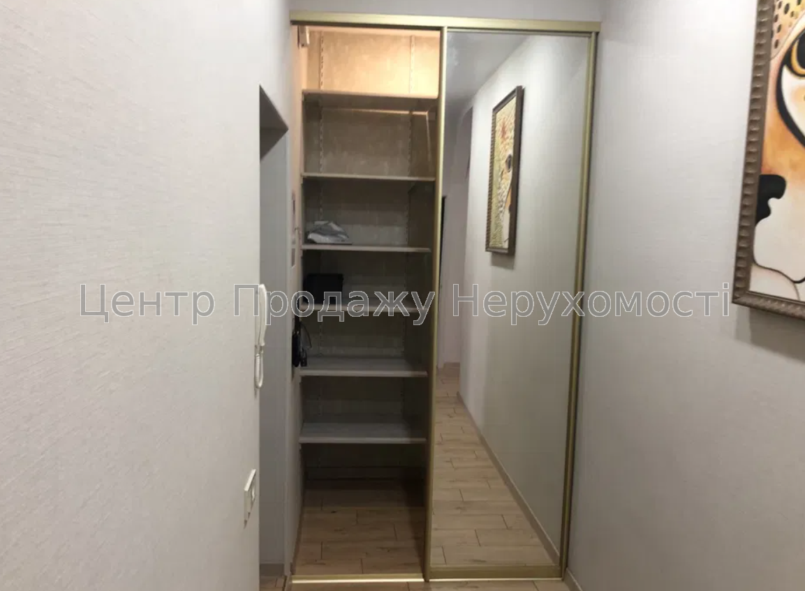 Фото Продам 1к у центрі міста G83