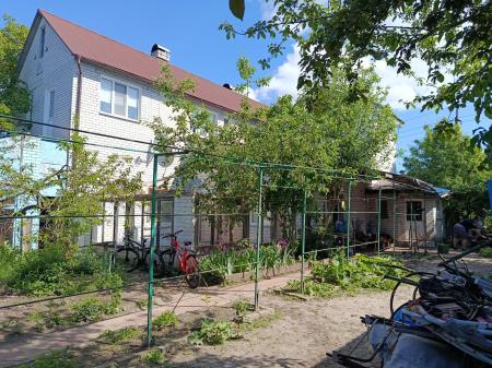 Продам 2-поверховий будинок