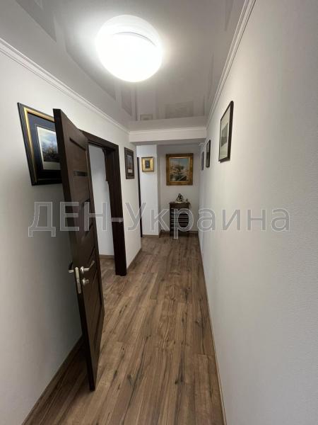 Продам 4-кімнатну квартиру