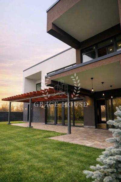 Продам 2-поверховий будинок