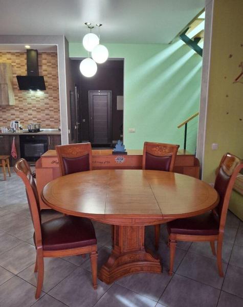 Продам 2-этажный дом