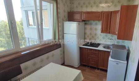 Продам 4-кімнатну квартиру