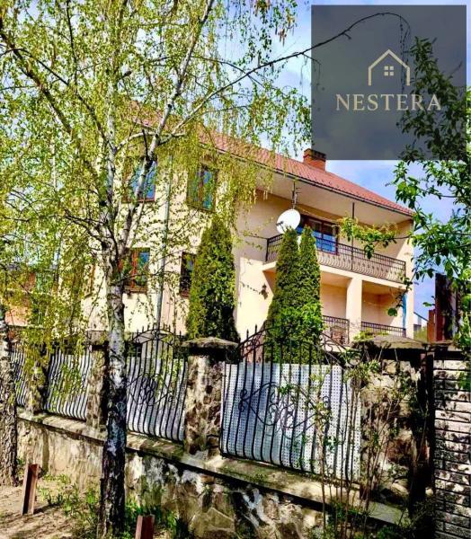 Продам 3-поверховий будинок