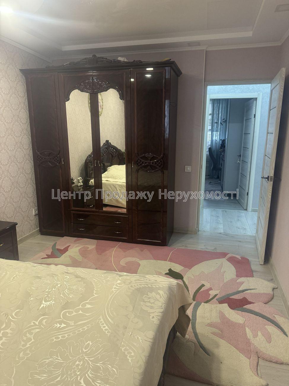 Фото Продам 3-к квартиру, метро Студентська2