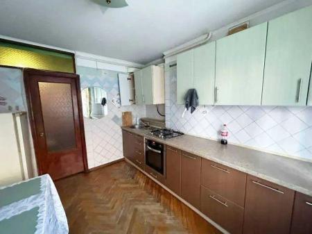 Продам 3-кімнатну квартиру