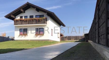 Продам 2-поверховий будинок