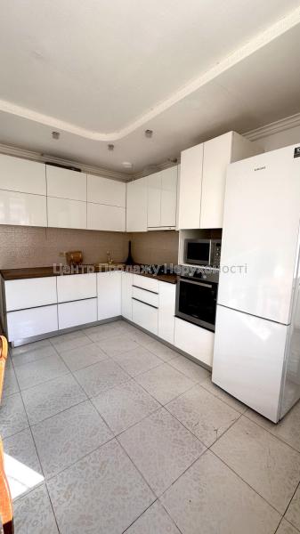 Продам 3-кімнатну квартиру