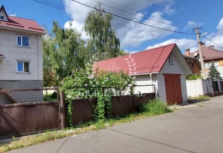 Продам 3-поверховий будинок