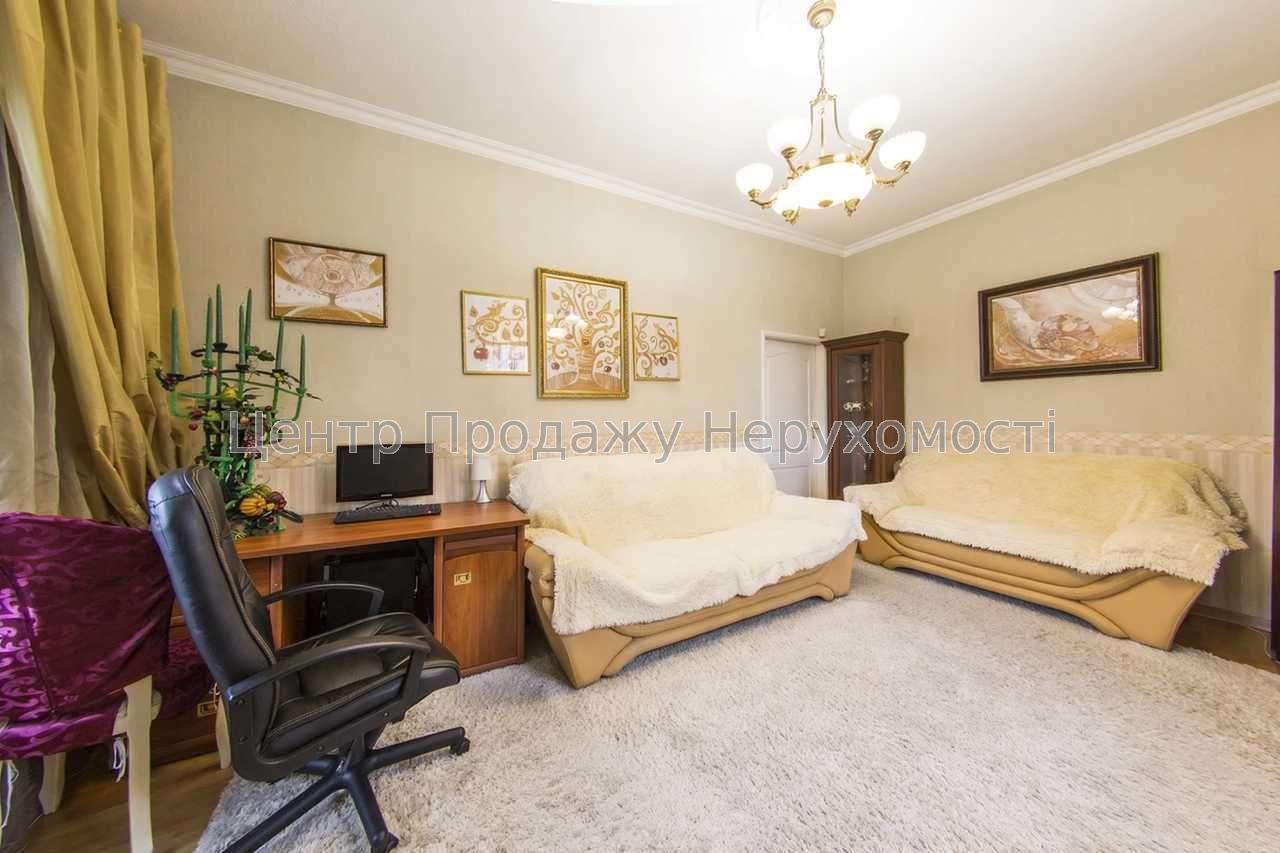 Фото Продаж 3-кімнатної квартири на вул. Кирилівська7