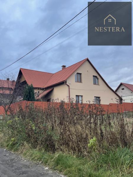 Продам 2-поверховий будинок