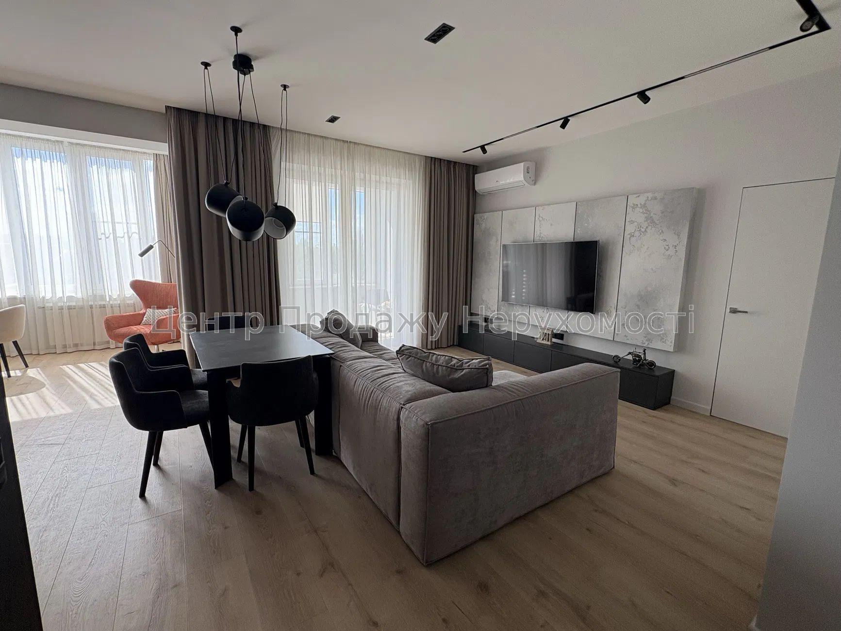 Фото Продаж 2-кімнатної квартири в ЖК 