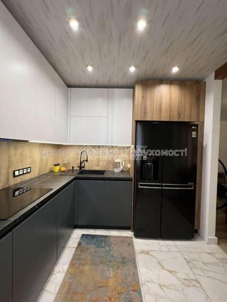 Продам 3-кімнатну квартиру