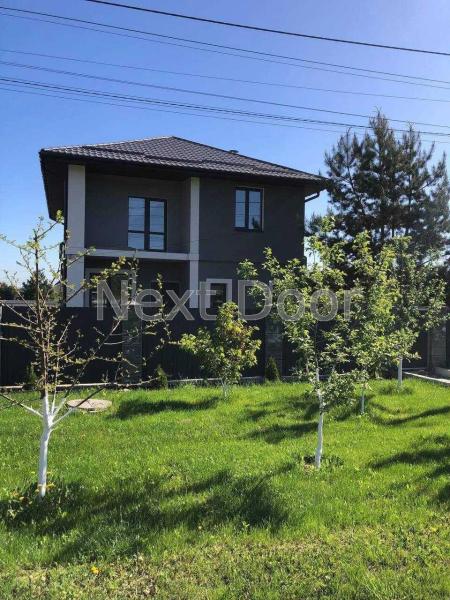 Продам 2-поверховий будинок