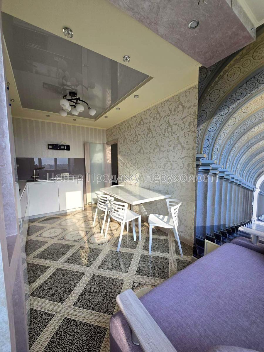 Фото Продається 2-кімнатна квартира в ЖК 