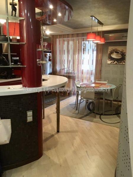 Продам 3-кімнатну квартиру