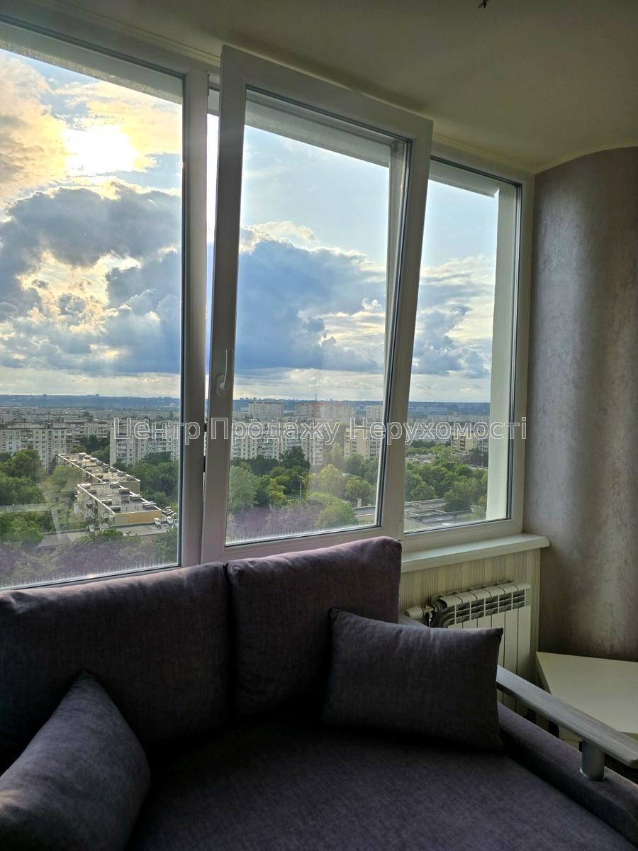 Фото Продається 2-кімнатна квартира в ЖК 