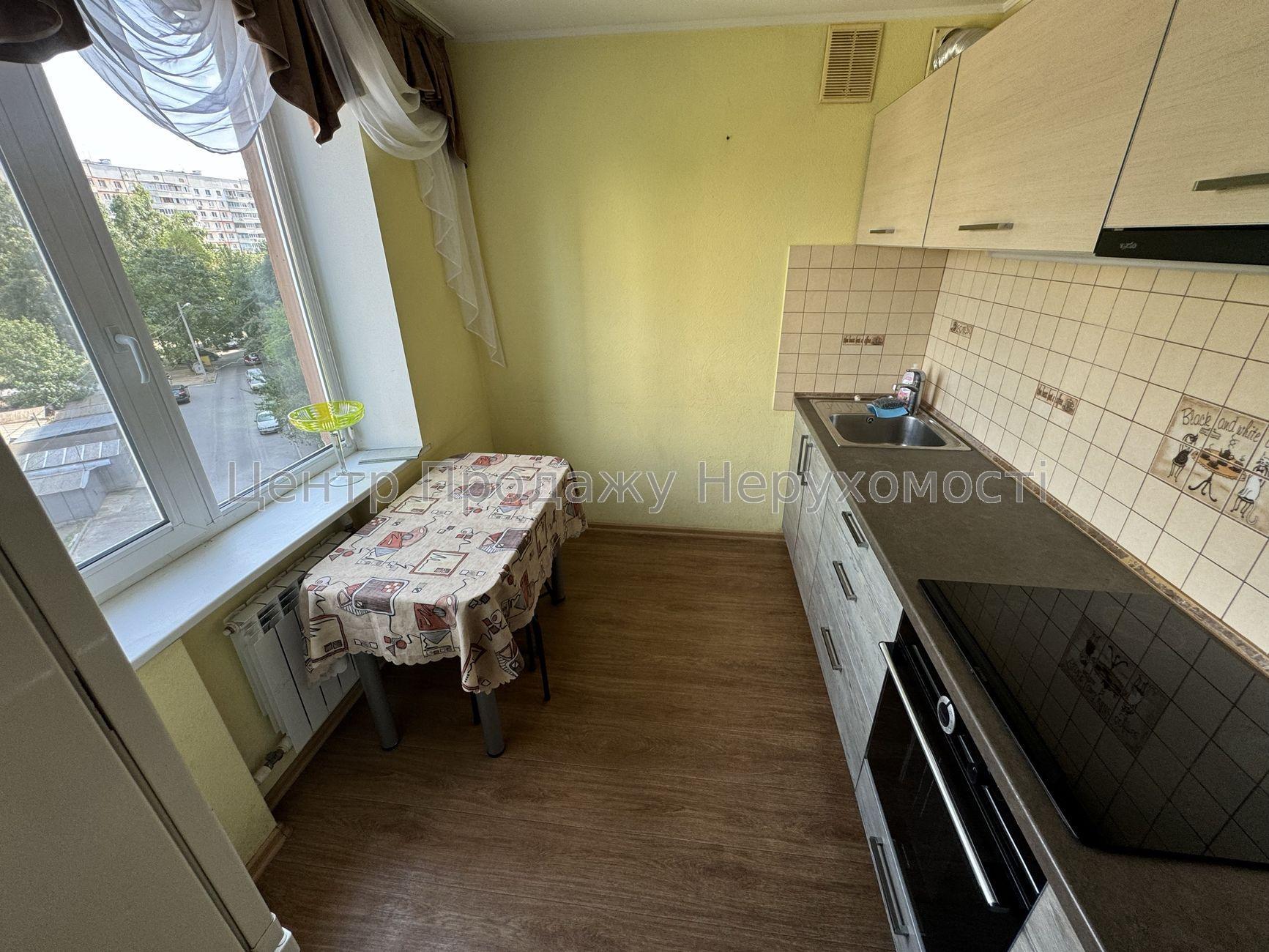 Фото Продаж3 кімнатной квартири, метро Олексіївська, Олексіївка, G82