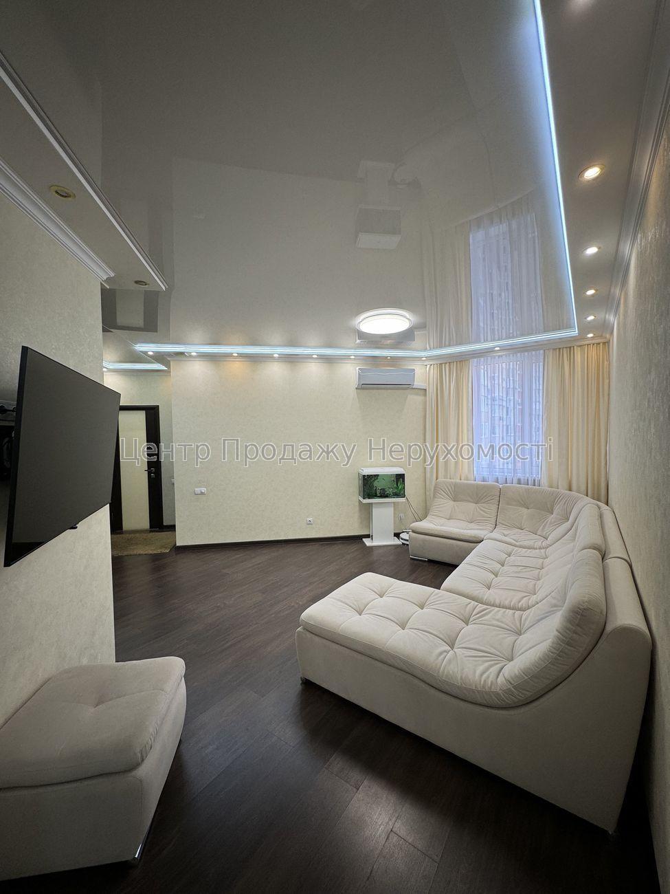 Фото Продається трьох кімнатна квартира4