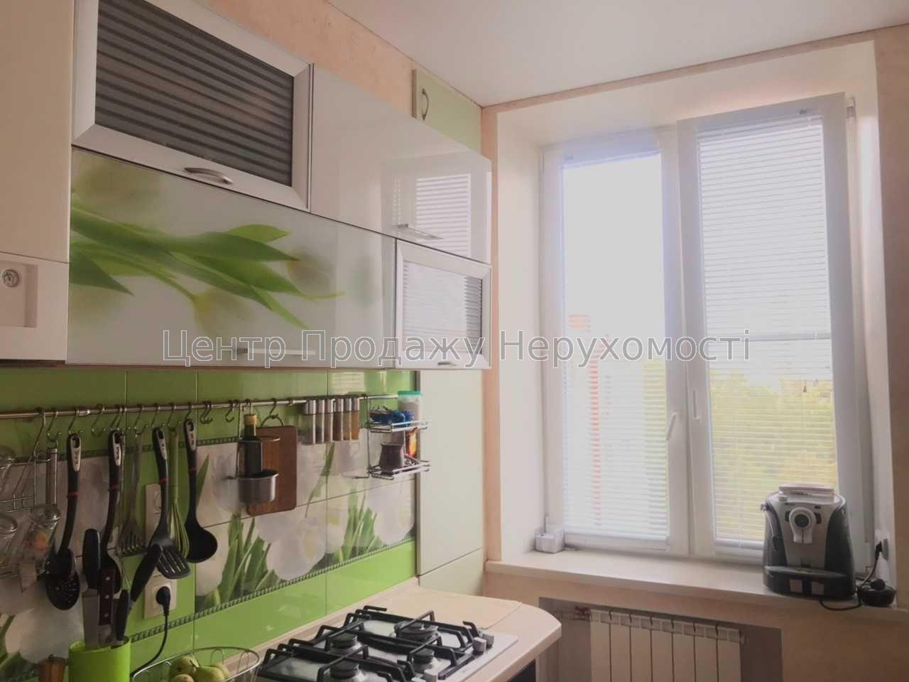 Фото Продаю 3кв сталінку біля метро Вокзальна9
