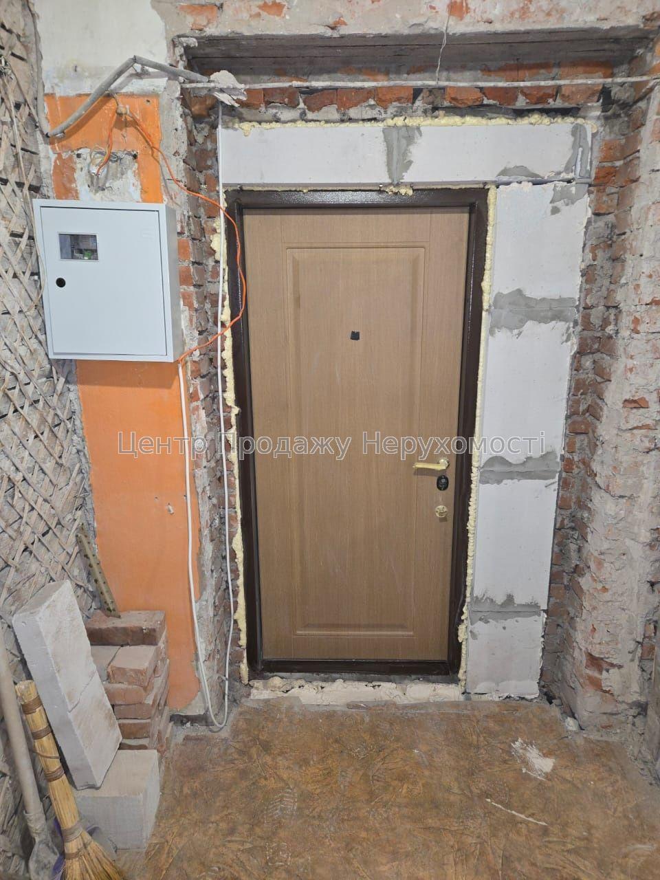 Фото Продаж 3к квартира, Павлове Поле, Тобольська, метро Ботанічний сад7