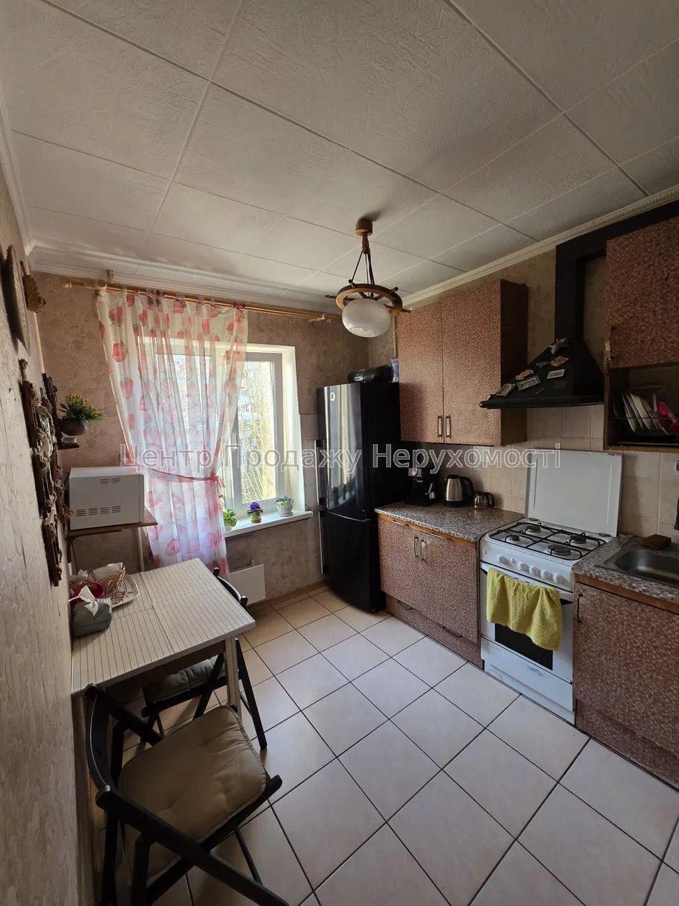 Фото Продаж 1-кімнатної квартири з ремонтом, ІВ19