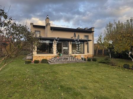 Продам 2-поверховий будинок